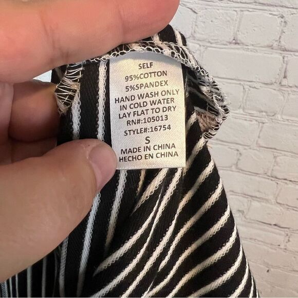 Savanna Jane Striped Stretch Knit embroidered Tank Top Black White Round Neck - Picture 6 of 6